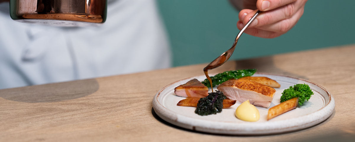 Helstegt perlehøne med Guldklimp-creme