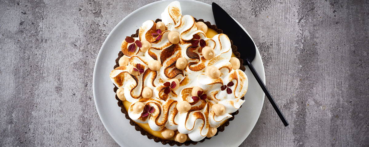 Billede af citrontærte med karameliseret marengs. 